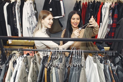 The Comprehensive Guide to RFID Clothing Tags: Revolutionizing Inventory Management and Customer Experience